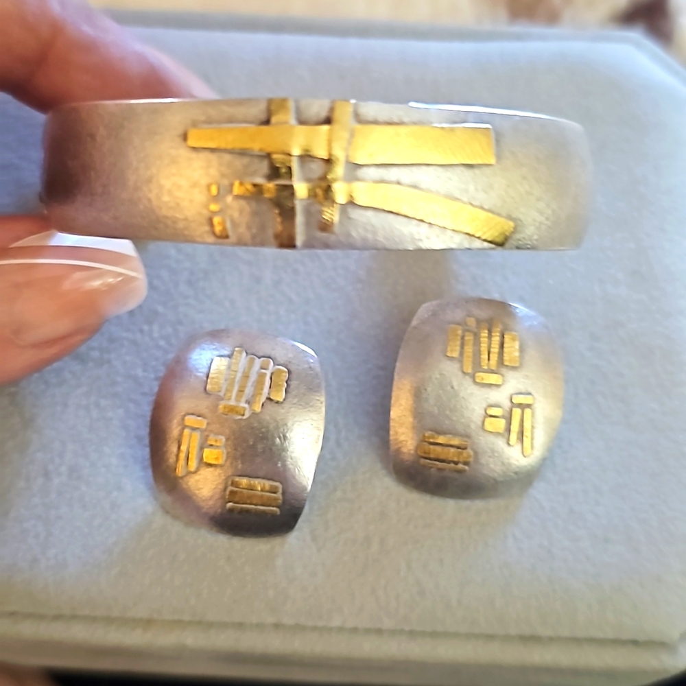 Signed Lisa Ceccoruilli Sterling Silver/ 22k  Gold